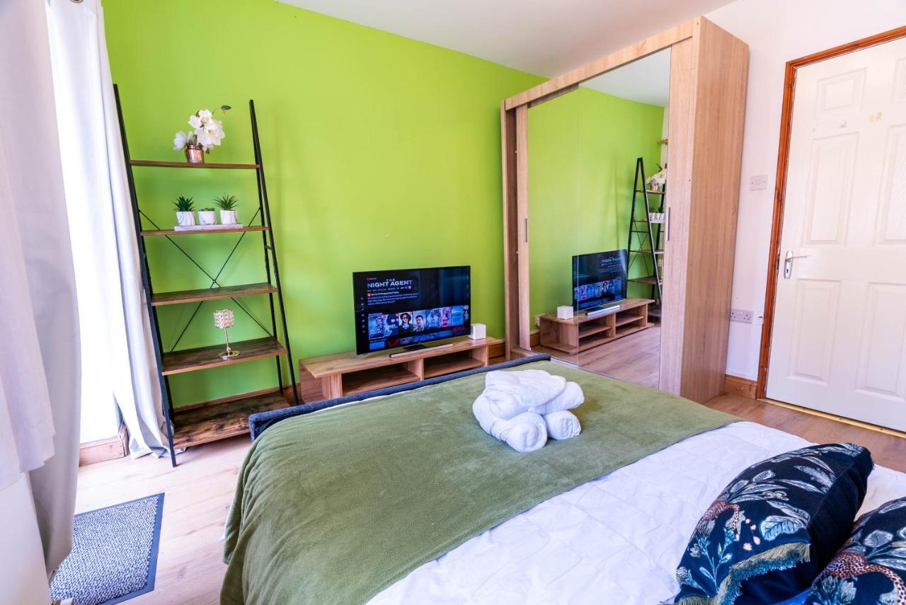 090 Beautiful 1 Bedroom Flat Near Luton Town And Station Dış mekan fotoğraf